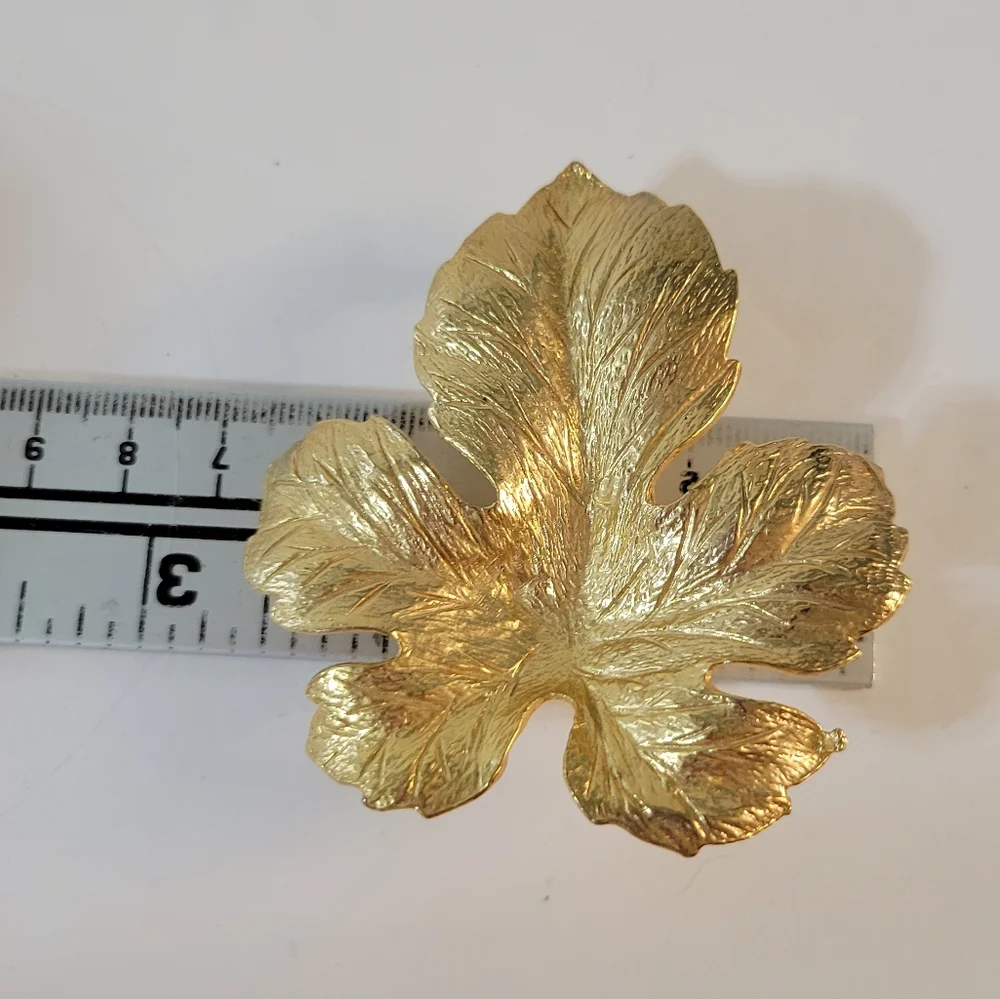 Vintage Large Leaf Brooch Goldtone